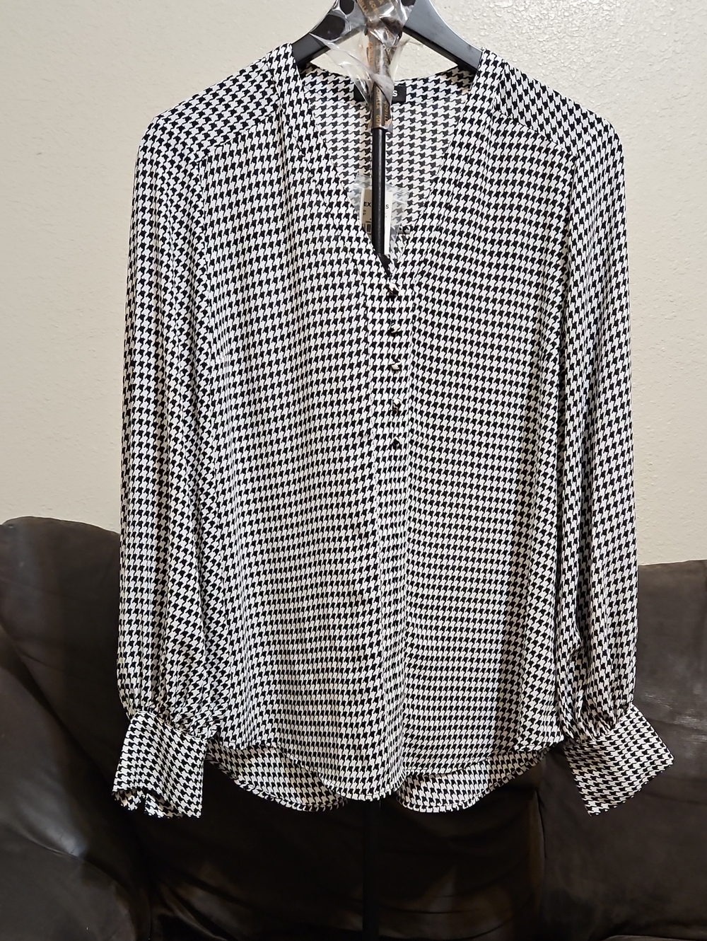 Express Black and White Houndstooth V-Neck Button Blouse